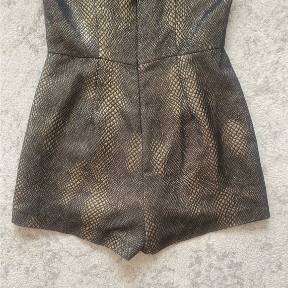 Jack by BB Dakota Bronze Piccolo Romper Metallic Black and Gold - Picture 10 of 11